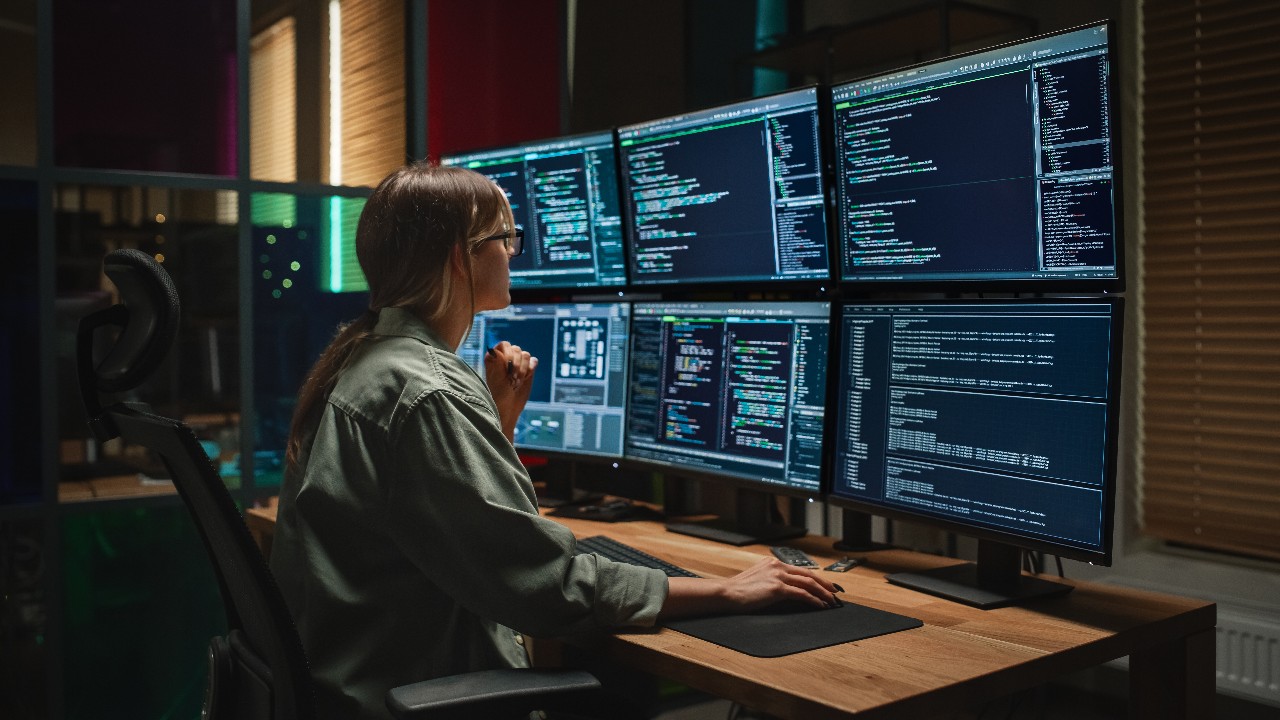 software-engineer-monitors-security-saas-servers-getty-1481181977