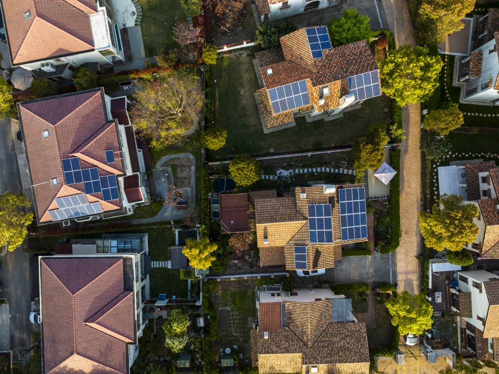 aeriel-solar-panels-modern-residential-rooftops-getty-1389318072