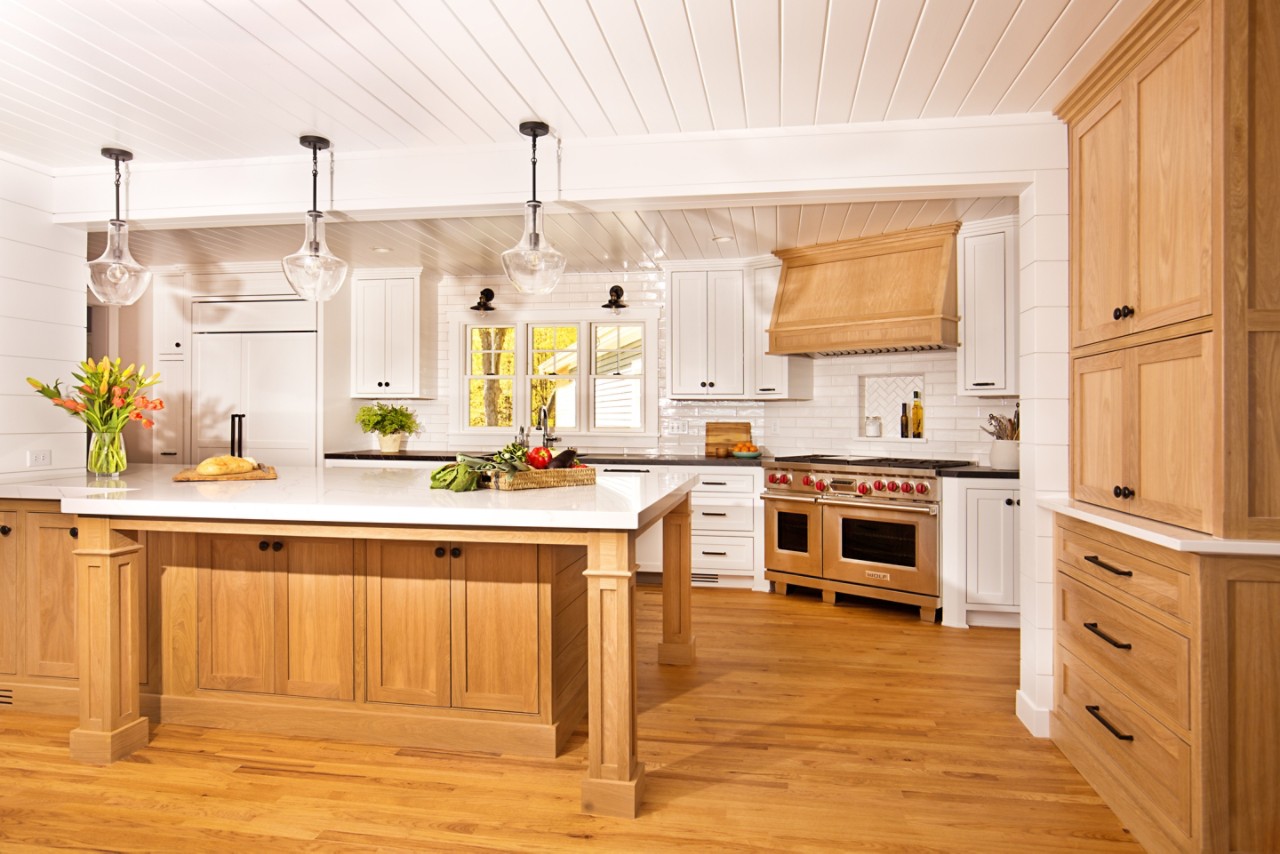 Kitchen Farmhouse Style with Lighting